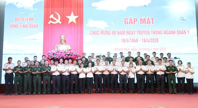 Vùng 4 Hải quân gặp mặt chúc mừng 80 năm Ngày truyền thống Ngành Quân y