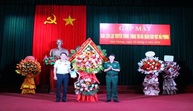 Gặp mặt Ban liên lạc truyền thống Thông tin Hải quân khu vực Hải Phòng