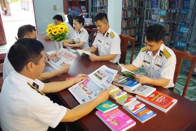 Đoàn Đo đạc, nghiên cứu biển, biên vẽ hải đồ tổ chức các hoạt động hưởng ứng Ngày sách Việt Nam