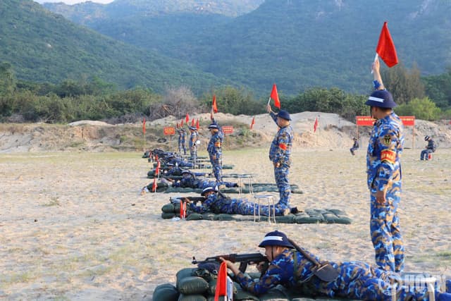 Lữ đoàn 957 tổ chức bắn tập đạn thật lần 1 cho chiến sĩ mới