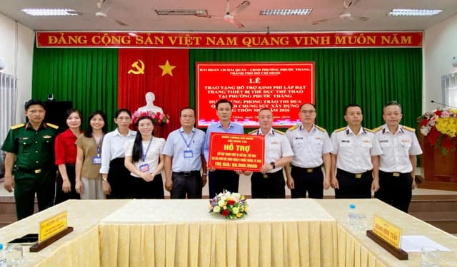 Hải đoàn 128 bàn giao công trình TDTT tại Thành phố Hồ Chí Minh