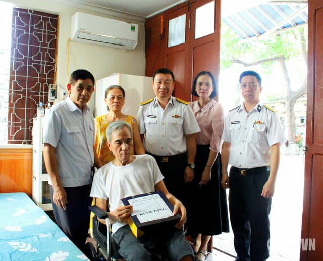 Lữ đoàn 602 tổ chức các hoạt động tri ân người có công với cách mạng