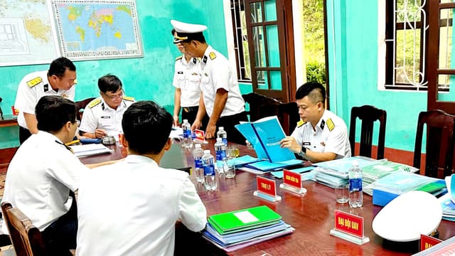Vùng 1 kiểm tra Tiểu đoàn Phương tiện không người lái